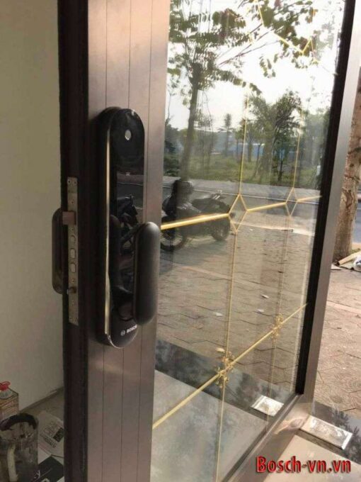 Hình ảnh thực tế Bosch FU700 - khoadientubosch.vn